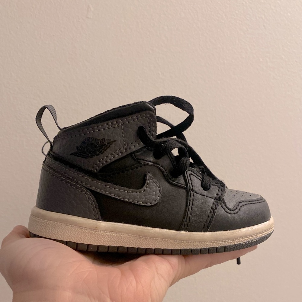 Toddler Nike Air Jordan 1 Black and Grey size 6C